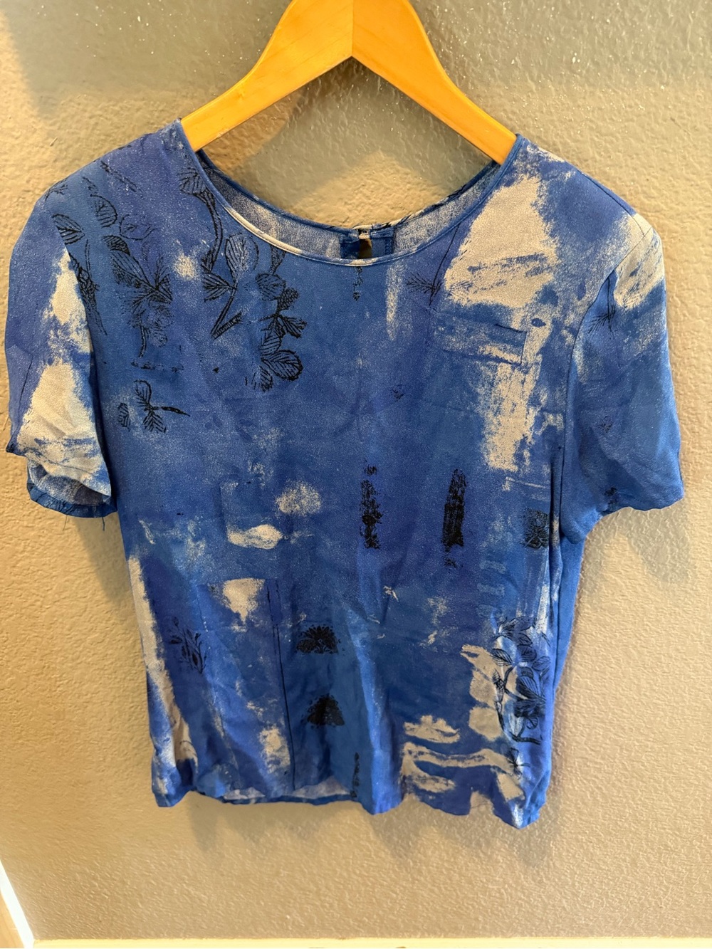 Vintage Gianni Cut the Lights Sport Crop Top S Blue Abstract Floral Y2K Blouse